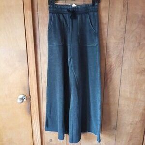 Discount Divas NWT Wide Leg Pants Size Small Raw Hem Lounge Boho Chic